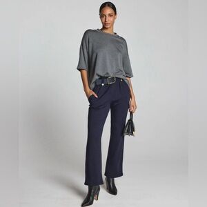 NWOT BLEUSALT The Oversized T-Shirt
Color: Gray
Size: 2